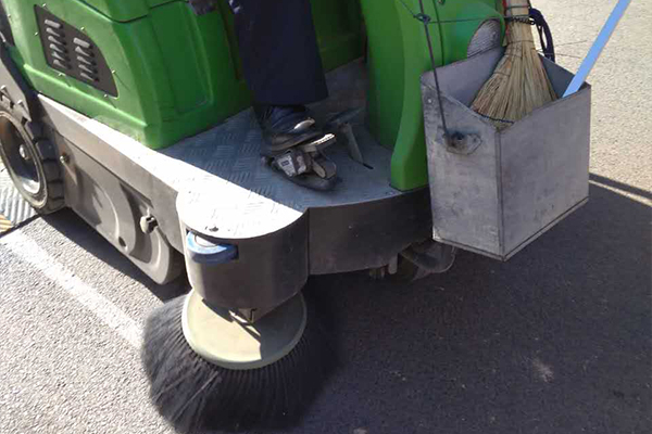 科技園外圍使用專(zhuān)業(yè)掃地設(shè)備保潔 科技園外圍使用專(zhuān)業(yè)掃地設(shè)備保潔